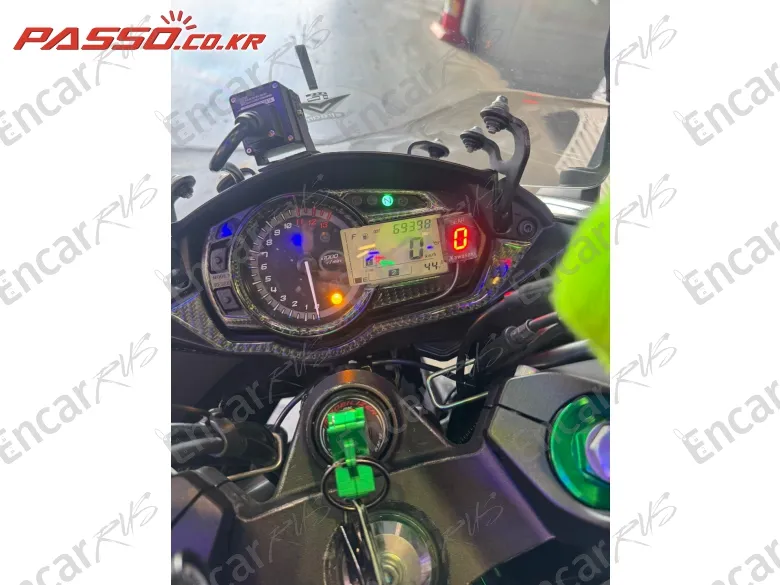 Kawasaki Z 1000 Sx - фото 5