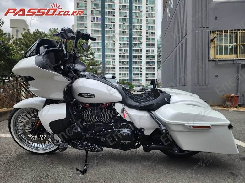 HARLEY-DAVIDSON ROAD GLIDE SPECIAL - фото 1
