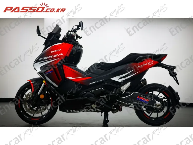 Honda Forza 750 - фото 1