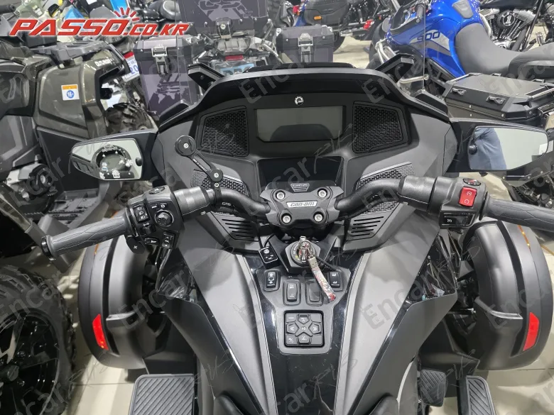 BRP CAN-AM SPYDER RT LIMITED - фото 2