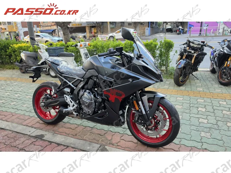 Suzuki Gsx 8 R - фото 0