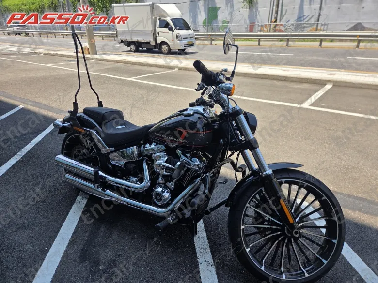 Harley-Davidson Breakout 117 - фото 0