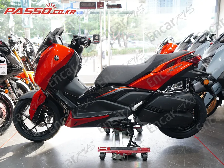 YAMAHA X MAX 300 ABS - фото 1