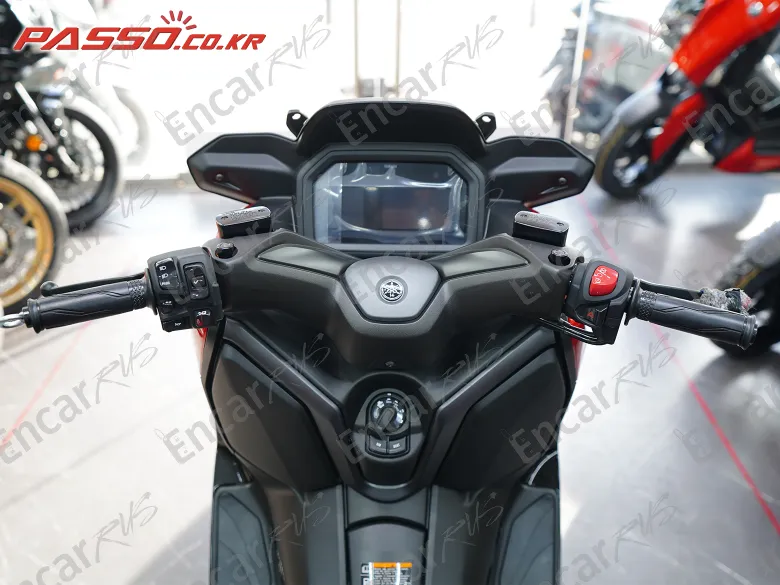 YAMAHA X MAX 300 ABS - фото 3