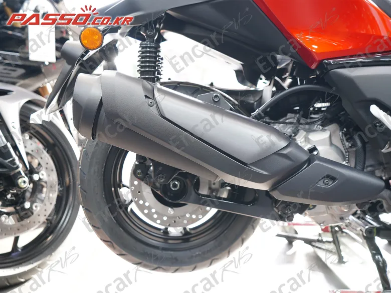 YAMAHA X MAX 300 ABS - фото 6