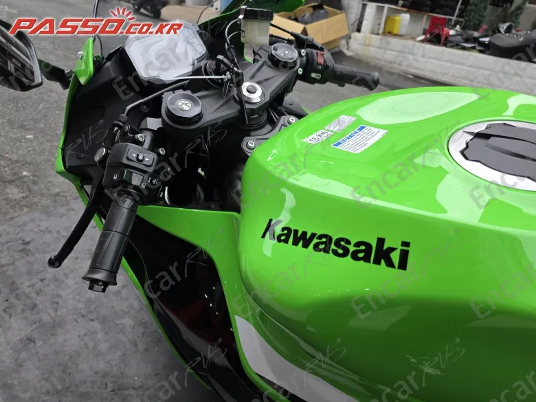 Kawasaki Zx 6 R - фото 3