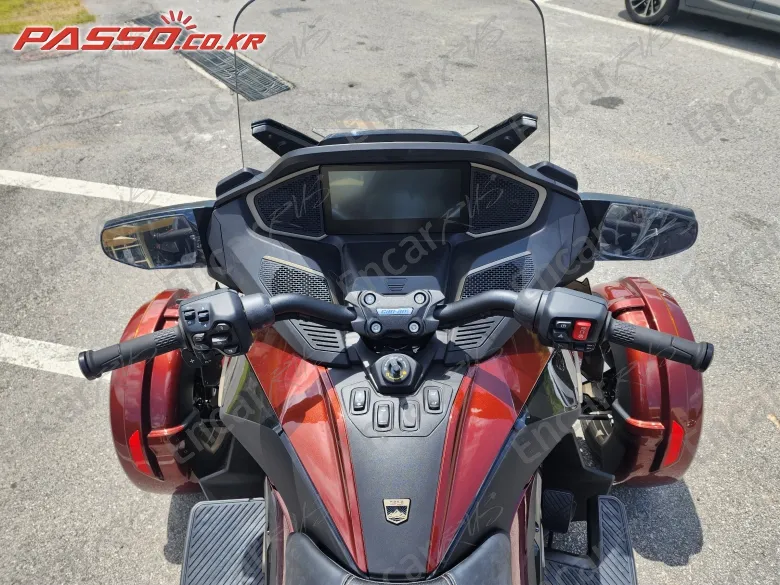 BRP CAN-AM SPYDER RT LIMITED - фото 3