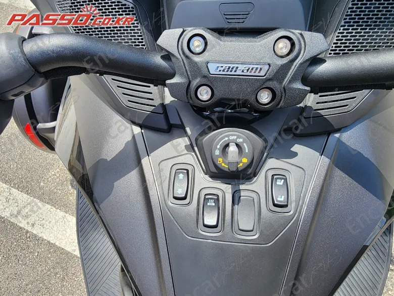 BRP CAN-AM SPYDER RT LIMITED - фото 4