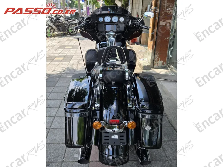 HARLEY-DAVIDSON FLHX - фото 2