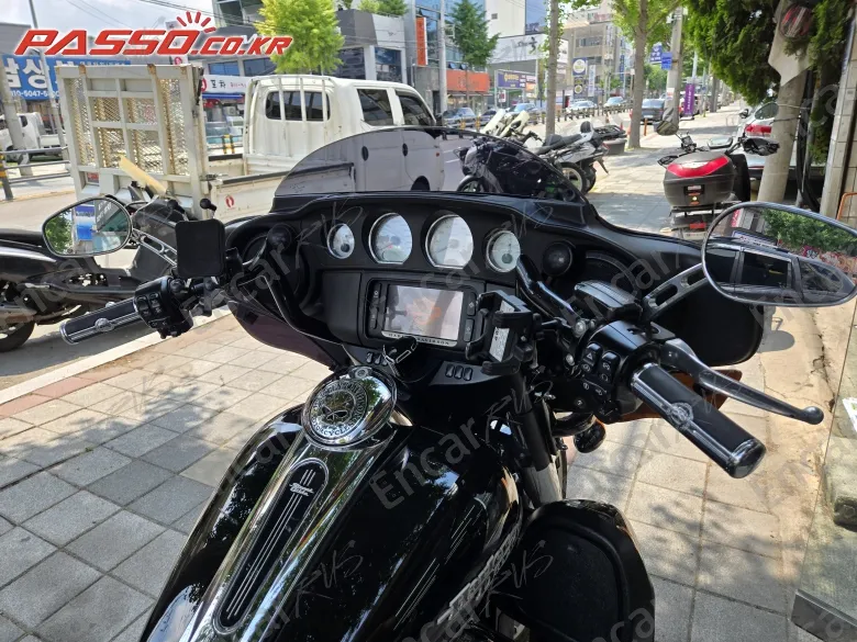 HARLEY-DAVIDSON FLHX - фото 3