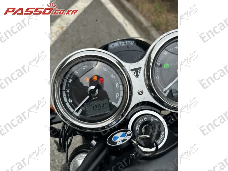 Triumph Bonneville T120 Black - фото 2