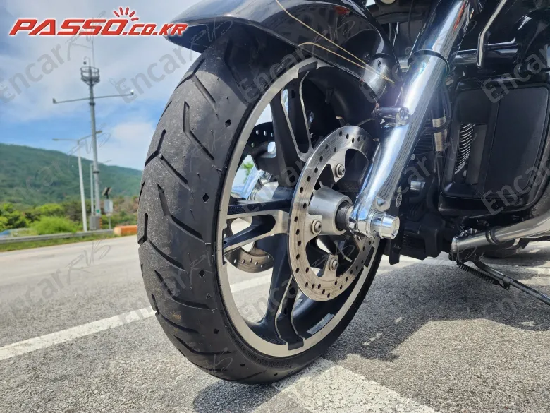 HARLEY-DAVIDSON ROAD GLIDE SPECIAL - фото 5