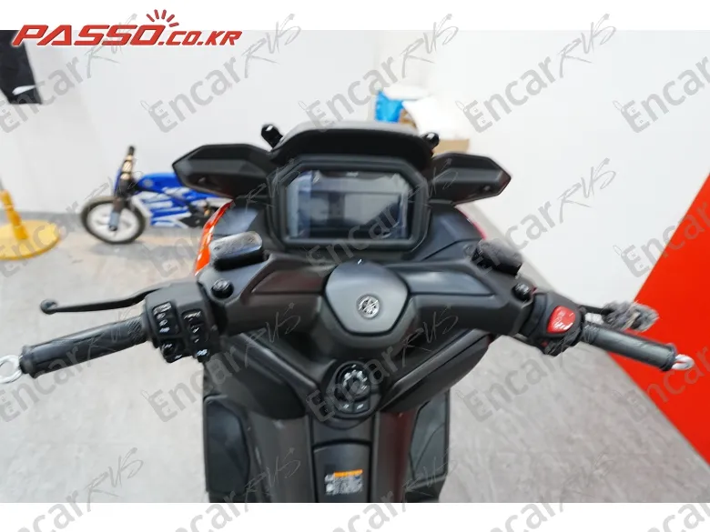 YAMAHA X MAX 300 ABS - фото 3