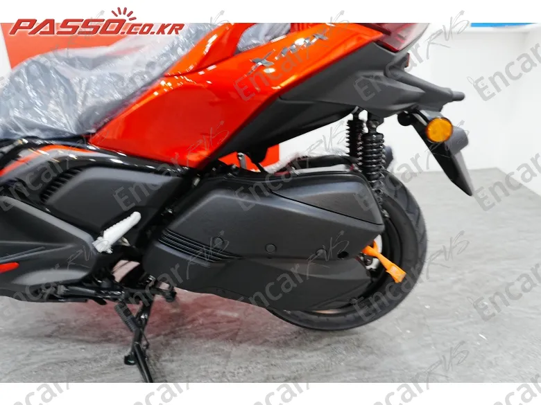 YAMAHA X MAX 300 ABS - фото 4