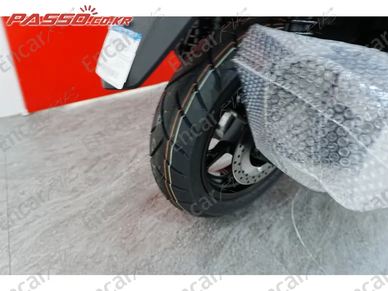 YAMAHA X MAX 300 ABS - фото 5