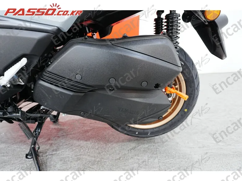 YAMAHA X MAX 300 ABS - фото 4