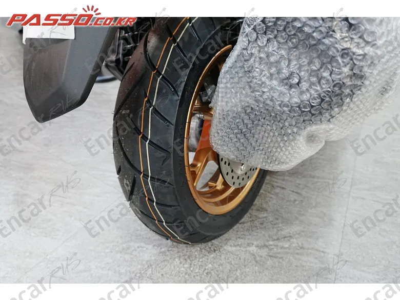 YAMAHA X MAX 300 ABS - фото 5