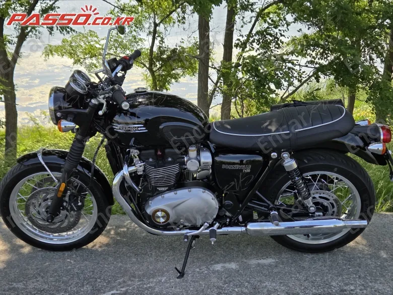 Triumph Bonneville T120 - фото 1