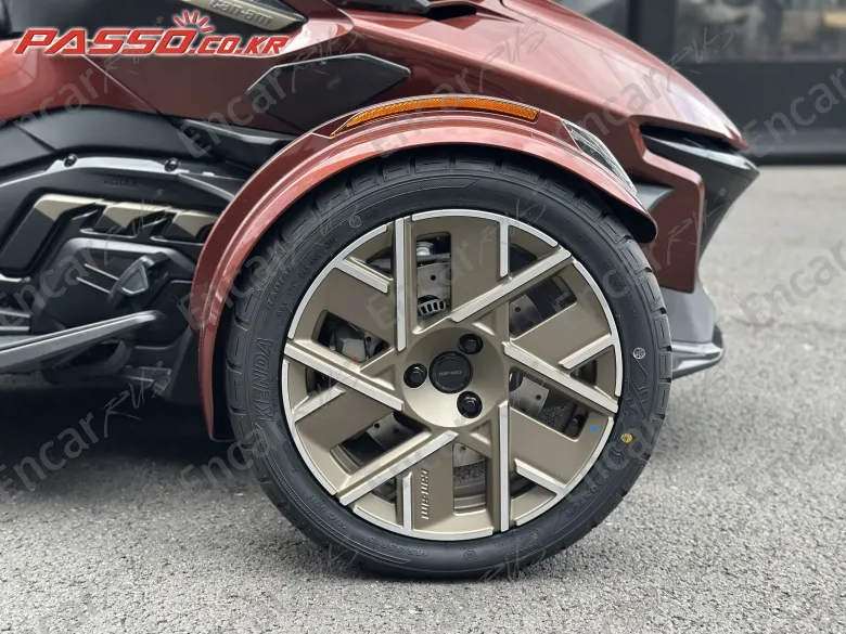 BRP CAN-AM SPYDER RT LIMITED - фото 5