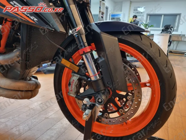 Ktm 1290 Super Duke R - фото 5