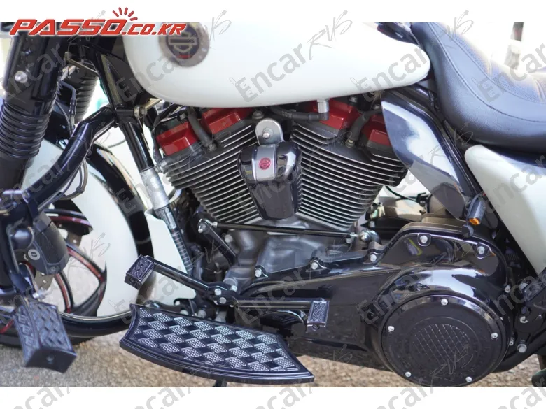Harley-Davidson Flhxse - фото 4