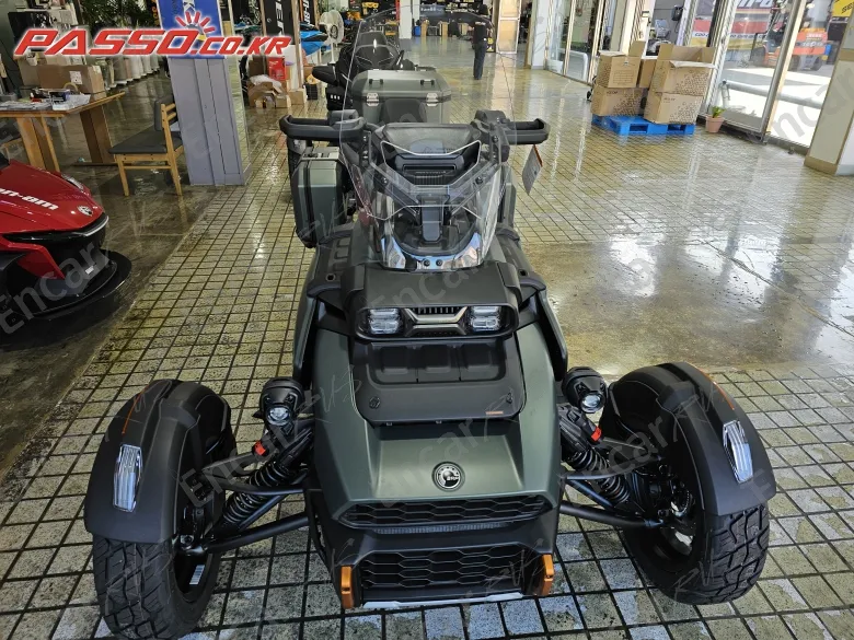 BRP CAN-AM SPYDER RT LIMITED - фото 3