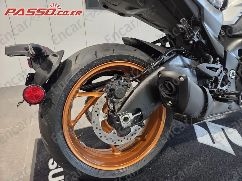Suzuki Katana Gsx S 1000 - фото 6