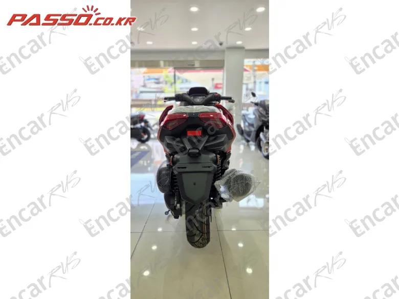 YAMAHA X MAX 300 ABS - фото 2