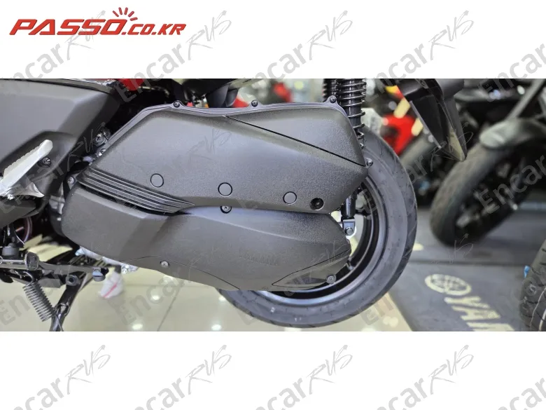 YAMAHA X MAX 300 ABS - фото 4