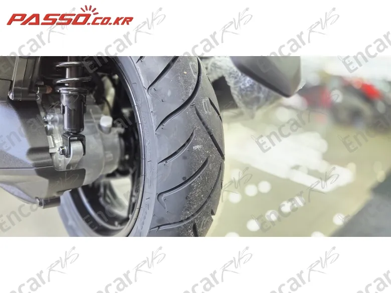 YAMAHA X MAX 300 ABS - фото 5