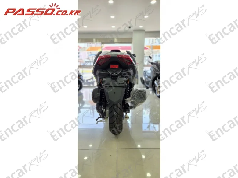 YAMAHA X MAX 300 ABS - фото 2