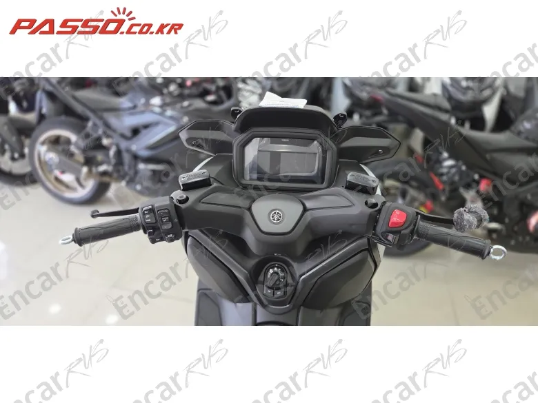 YAMAHA X MAX 300 ABS - фото 3