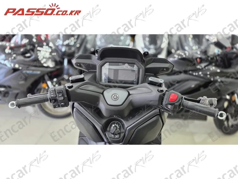 YAMAHA X MAX 300 ABS - фото 3