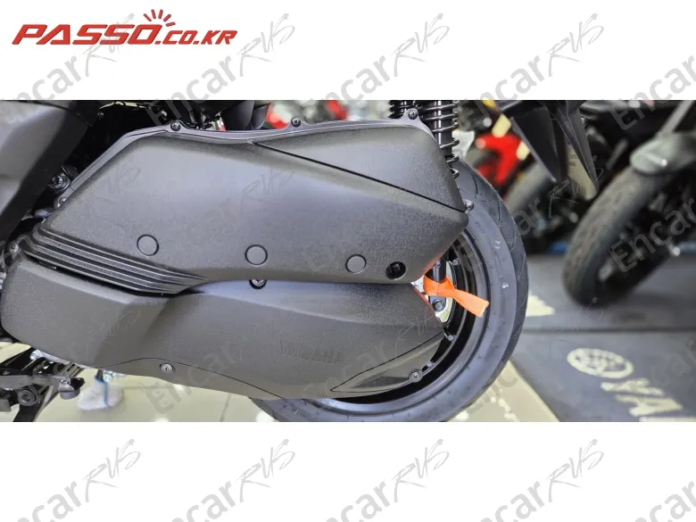 YAMAHA X MAX 300 ABS - фото 4