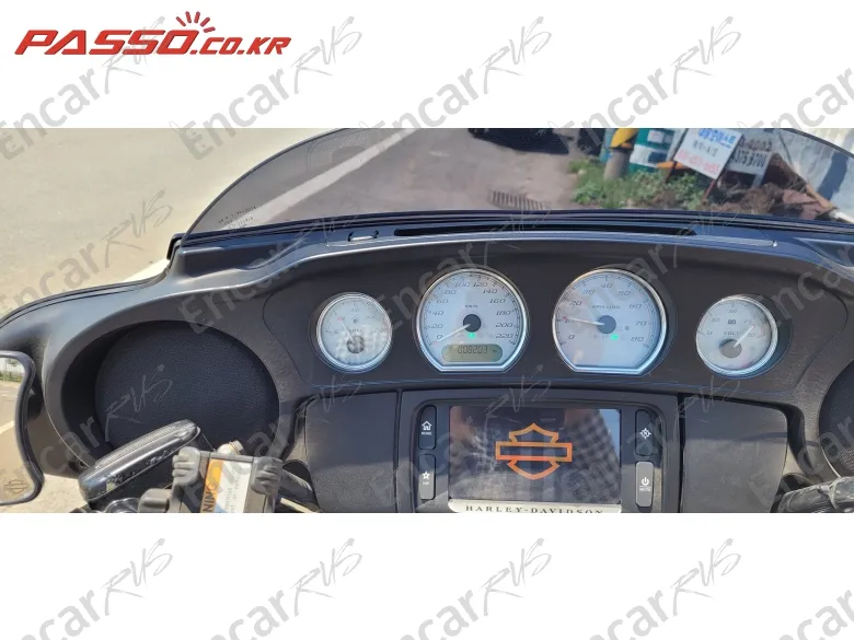 HARLEY-DAVIDSON FLHXS STREET GLIDE SPECIAL - фото 6