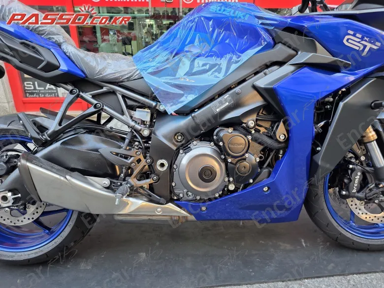 Suzuki Gsx S 1000 Gt - фото 6
