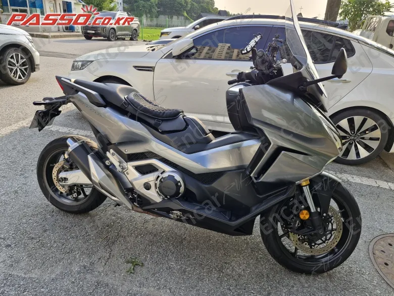 Honda Forza 750 - фото 0