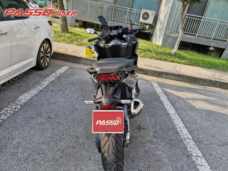 Honda Forza 750 - фото 2
