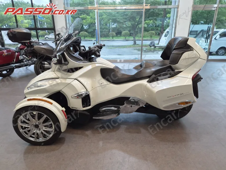 BRP CAN-AM SPYDER RT LIMITED - фото 1