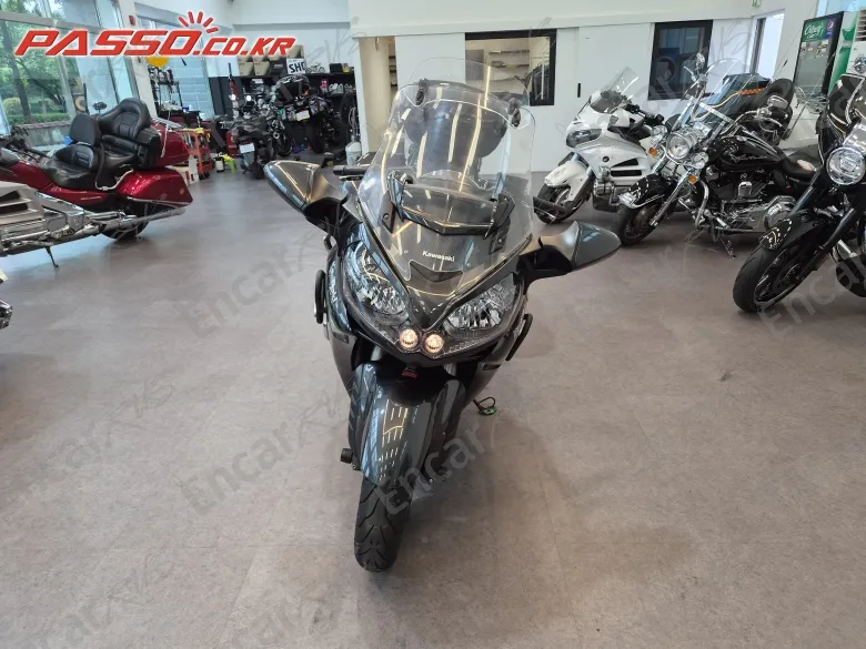 Kawasaki Gtr 1400 - фото 3
