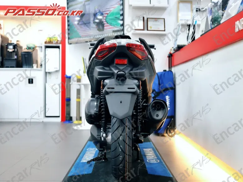 YAMAHA X MAX 300 ABS - фото 2