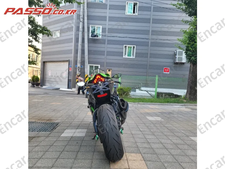 Kawasaki Zx 10 R - фото 2