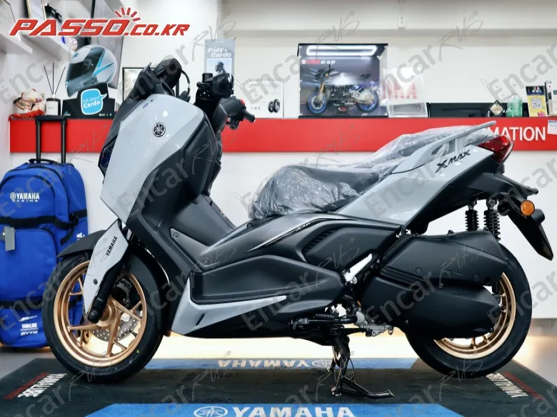 YAMAHA X MAX 300 ABS - фото 1