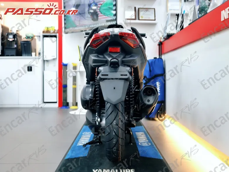 YAMAHA X MAX 300 ABS - фото 2