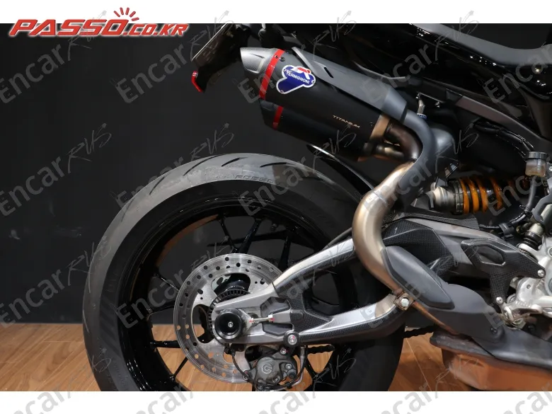 DUCATI TREETFIGHTER V2 S - фото 6