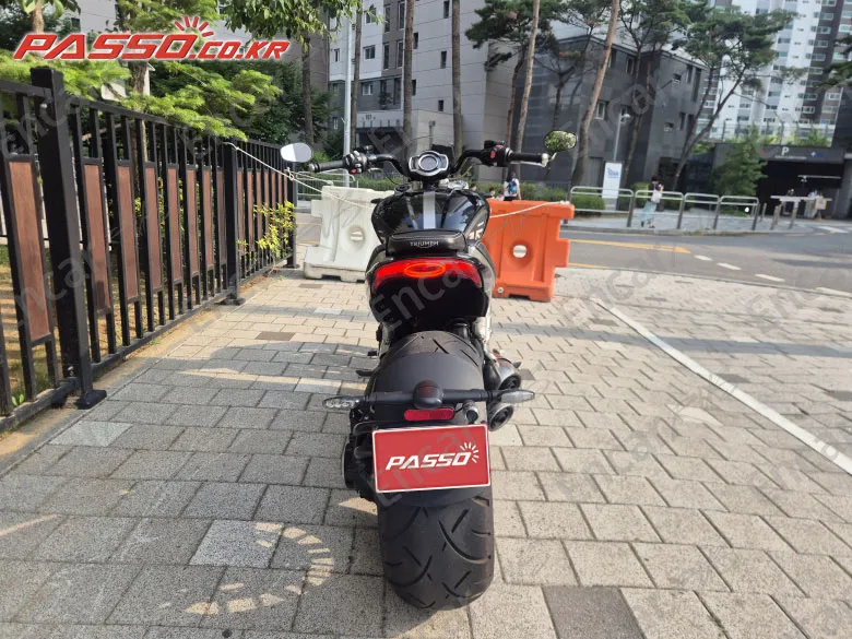 Triumph Rocket Ⅲ R - фото 2