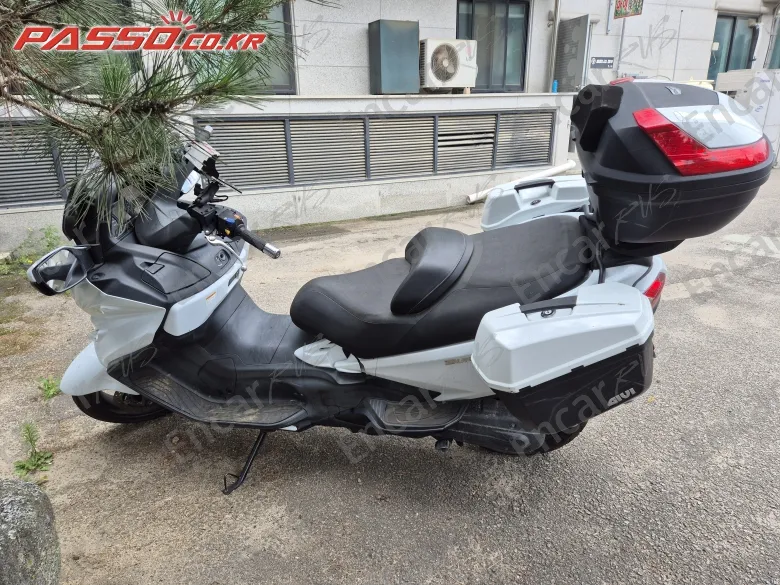 Suzuki Burgman 650 Executive - фото 1