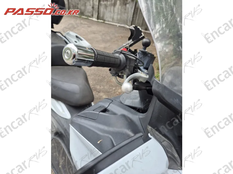Suzuki Burgman 650 Executive - фото 4