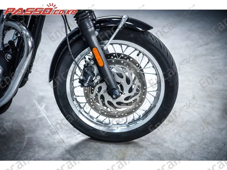 Triumph Bonneville T120 - фото 5