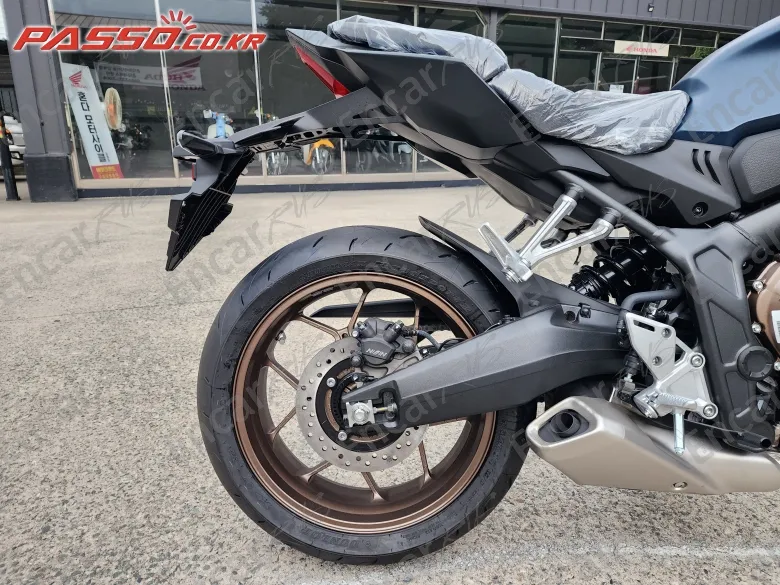 HONDA CB 650 R E-CLUTCH - фото 6